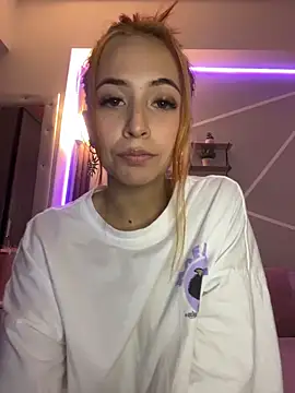 Little ginger online show from 10.12.25