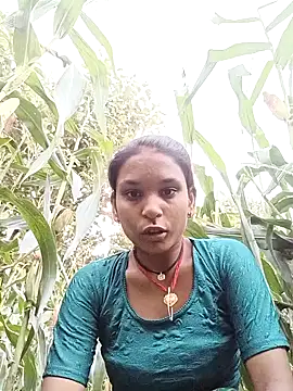 Snapshot of Idhika_Jha chatting on 09.24.25 Idhika Jha online show from 09.24.25