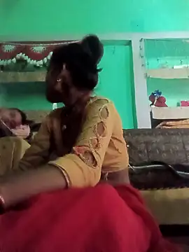 Snapshot of Idhika_Jha chatting on 10.07.25 Idhika Jha online show from 10.07.25