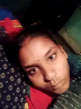 Snapshot of Idhika_Jha chatting on 10.08.25 Idhika Jha online show from 10.08.25