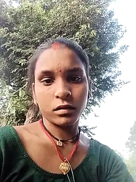 Snapshot of Idhika_Jha chatting on 10.09.25 Idhika Jha online show from 10.09.25