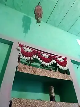 Snapshot of Idhika_Jha chatting on 10.13.25 Idhika Jha online show from 10.13.25