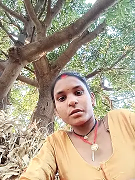 Snapshot of Idhika_Jha chatting on 10.17.25 Idhika Jha online show from 10.17.25