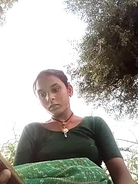 Snapshot of Idhika_Jha chatting on 10.18.25 Idhika Jha online show from 10.18.25