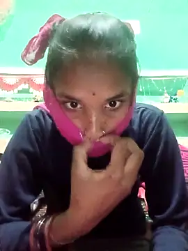 Snapshot of Idhika_Jha chatting on 11.20.25 Idhika Jha online show from 11.20.25