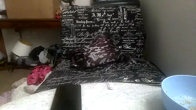 Snapshot of prettymaa chatting on 12.16.25 prettymaa online show from 12.16.25