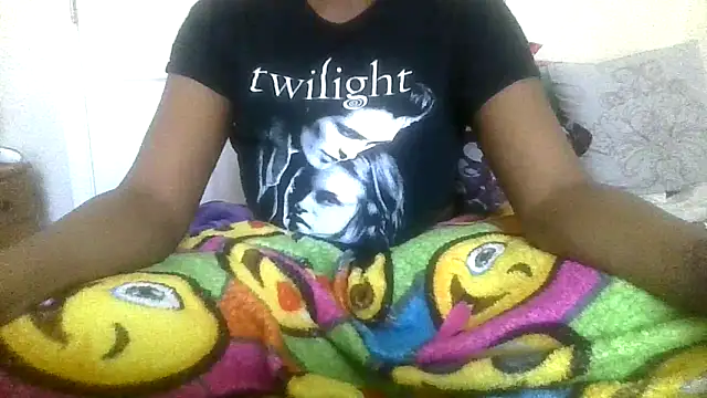 Snapshot of prettymaa chatting on 12.22.25 prettymaa online show from 12.22.25