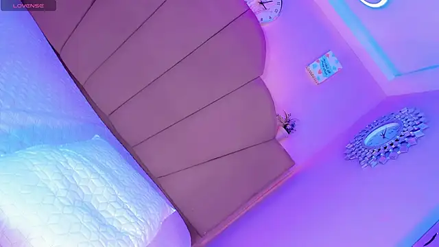 Nauthy girl online show from 09.11.25