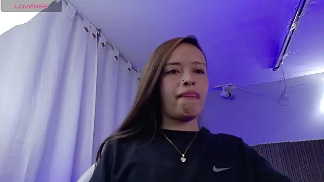 Miss foxxy  online show from 09.11.25