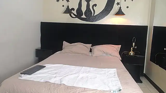 Snapshot of Aaron_Fordd chatting on 09.24.25 Aaron Fordd online show from 09.24.25