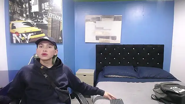 Snapshot of Aaron_Fordd chatting on 10.03.25 Aaron Fordd online show from 10.03.25