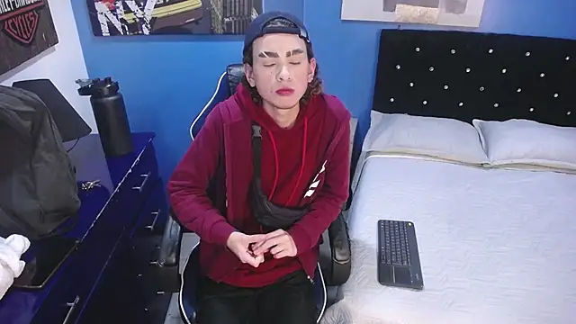 Snapshot of Aaron_Fordd chatting on 10.08.25 Aaron Fordd online show from 10.08.25