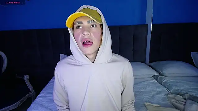 Snapshot of Aaron_Fordd chatting on 10.16.25 Aaron Fordd online show from 10.16.25