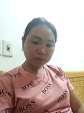 Snapshot of may-squirl chatting on 09.22.25 may-squirl online show from 09.22.25