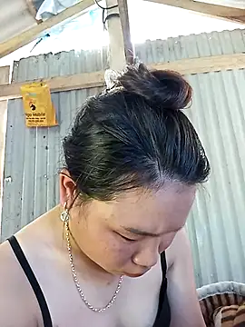 Snapshot of may-squirl chatting on 09.23.25 may-squirl online show from 09.23.25