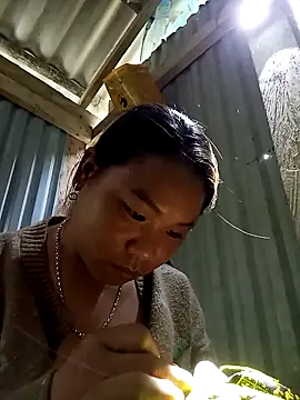 Snapshot of may-squirl chatting on 09.26.25 may-squirl online show from 09.26.25