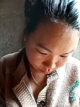 Snapshot of may-squirl chatting on 10.21.25 may-squirl online show from 10.21.25