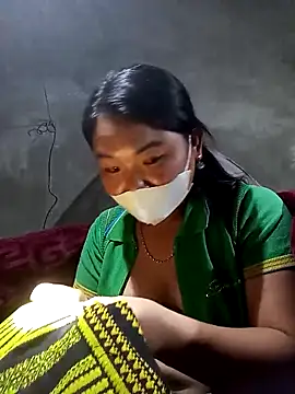 Snapshot of may-squirl chatting on 10.29.25 may-squirl online show from 10.29.25