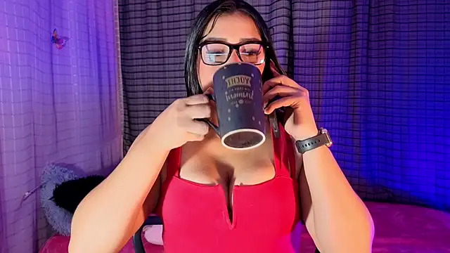 Snapshot of Kayleemorales chatting on 12.02.25 Kayleemorales online show from 12.02.25