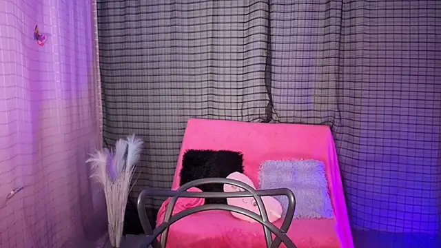 Snapshot of Kayleemorales chatting on 01.12.26 Kayleemorales online show from 01.12.26