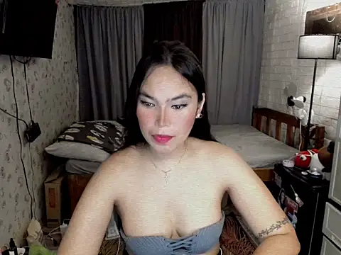 Snapshot of awesomegurl21 chatting on 10.09.25 awesomegurl21 online show from 10.09.25