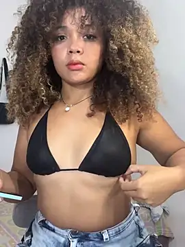 AmeLuxx online show from 09.19.25
