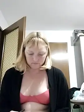 Snapshot of LiluLiluLilu chatting on 09.23.25 LiluLiluLilu online show from 09.23.25