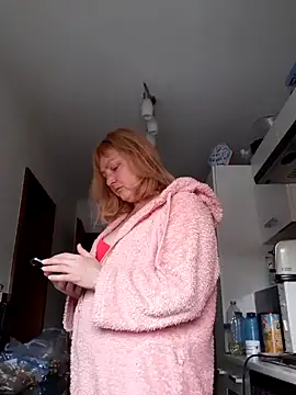 Snapshot of LiluLiluLilu chatting on 10.17.25 LiluLiluLilu online show from 10.17.25