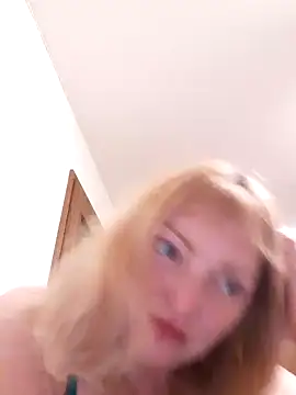 Snapshot of LiluLiluLilu chatting on 10.23.25 LiluLiluLilu online show from 10.23.25