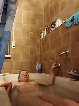 LiluLiluLilu online show from 04.06.26