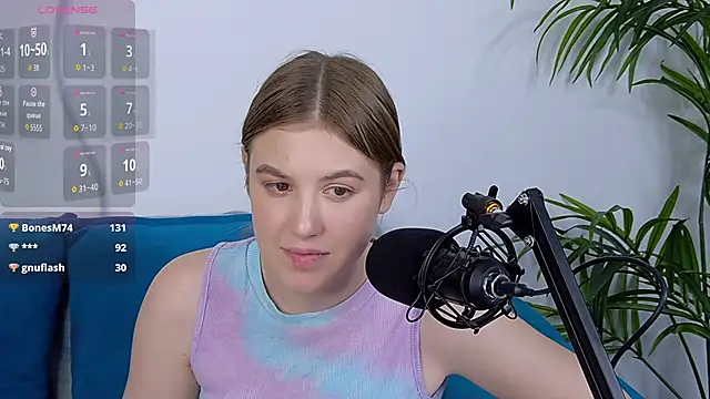 Snapshot of MelanieHenders chatting on 09.11.25 MelanieHenders online show from 09.11.25