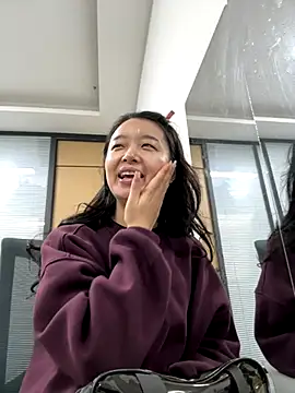 Snapshot of wwx-7718 chatting on 10.20.25 wwx-7718 online show from 10.20.25