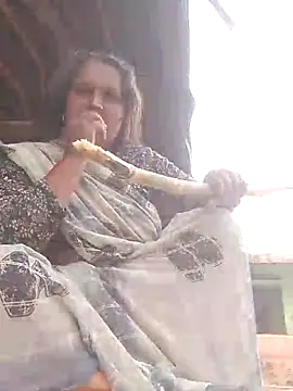 Ishwariya Hatwal online show from 10.20.25