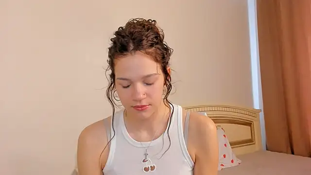 VelvetRisque online show from 04.14.26