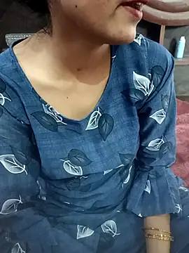 Snapshot of Alina-khan chatting on 10.02.25 Alina-khan online show from 10.02.25