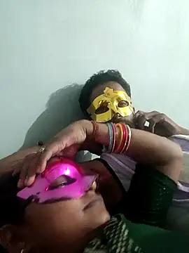 Snapshot of NIT-COUPLE chatting on 09.10.25 NIT-COUPLE online show from 09.10.25