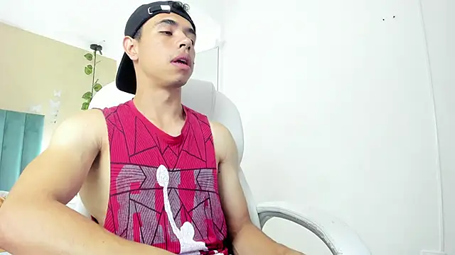 Muscle Scott online show from 09.26.25