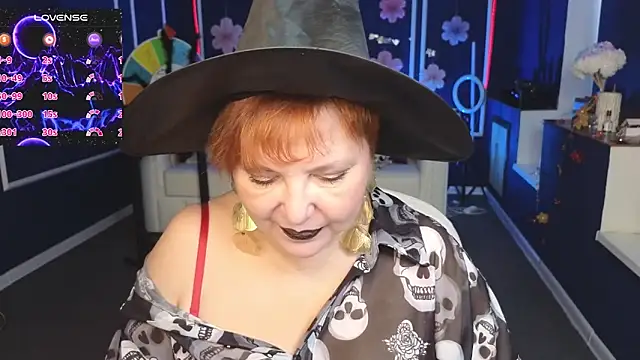 Kira Kenett online show from 10.26.25