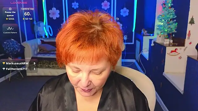 Kira Kenett online show from 12.18.25