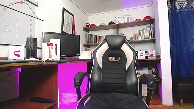 GretaVoss  online show from 11.27.25