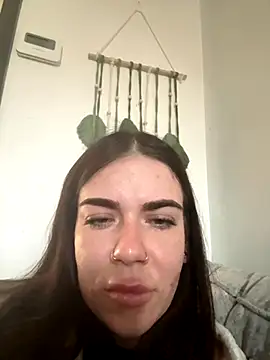 valentinalamont online show from 09.20.25