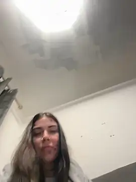 valentinalamont online show from 09.21.25