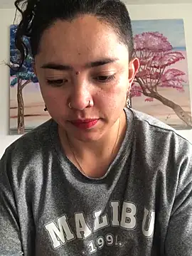 Snapshot of Paris_11 chatting on 09.25.25 Paris 11 online show from 09.25.25