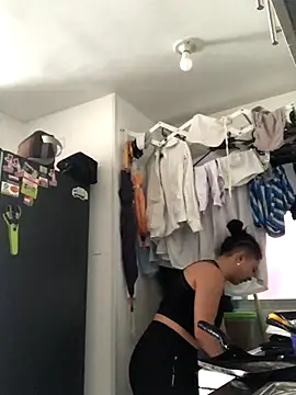 Snapshot of Paris_11 chatting on 11.06.25 Paris 11 online show from 11.06.25