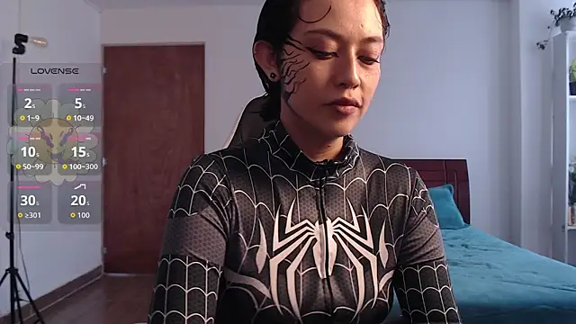 Snapshot of Ellyuwuw chatting on 10.17.25 Ellyuwuw online show from 10.17.25