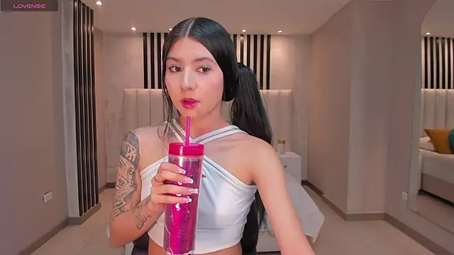 LaurentConnor online show from 11.11.25