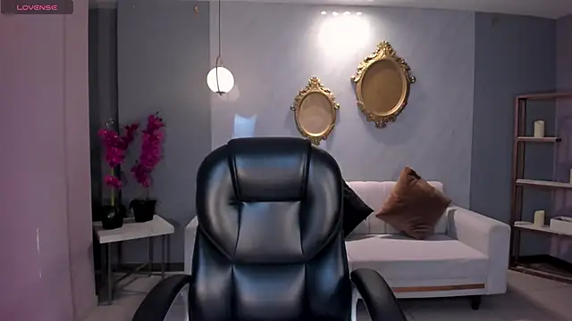 MayaMoretti  online show from 02.24.26