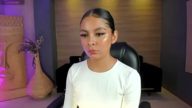 NinaBlum online show from 10.01.25