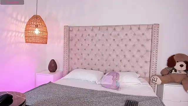 AdharaMancinii online show from 09.27.25