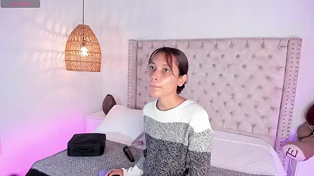 AdharaMancinii online show from 09.30.25